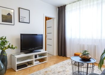 Home staging a rekonštrukcia 4 izbového bytu na PREDAJ – Cyprichova, Bratislava